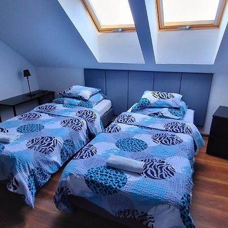 M Hostel Гливице Екстериор снимка