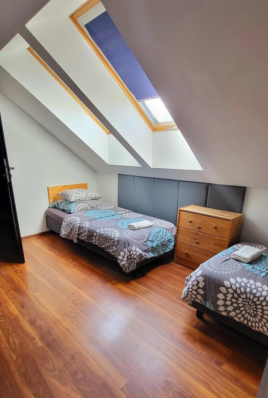 M Hostel Гливице Екстериор снимка