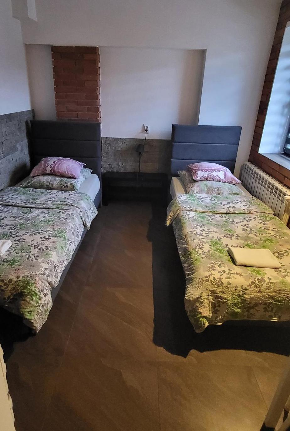 M Hostel Гливице Екстериор снимка