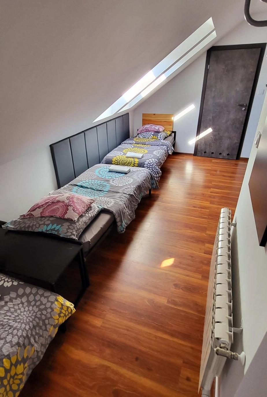 M Hostel Гливице Екстериор снимка