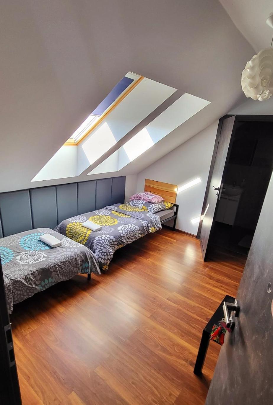 M Hostel Гливице Екстериор снимка