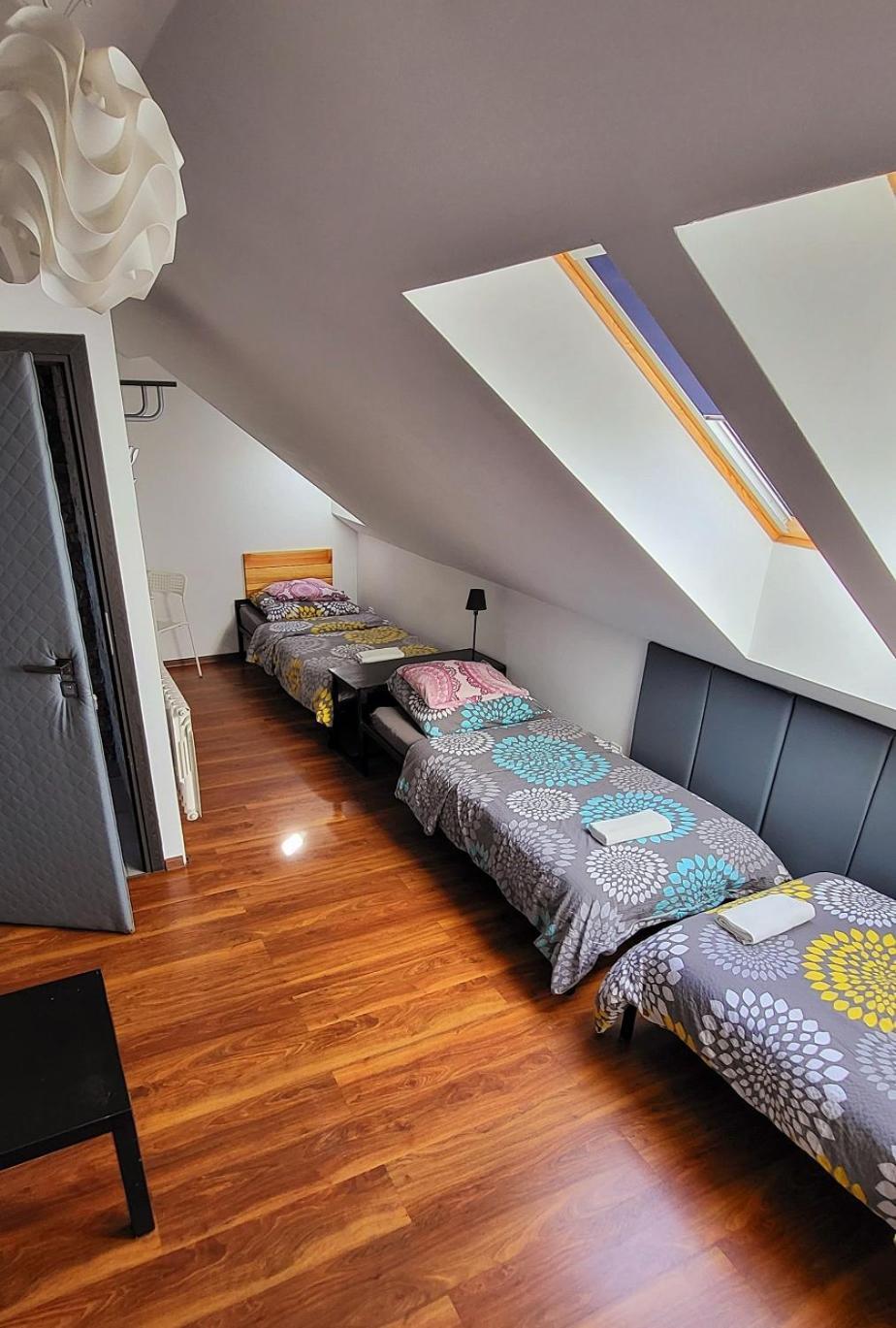 M Hostel Гливице Екстериор снимка