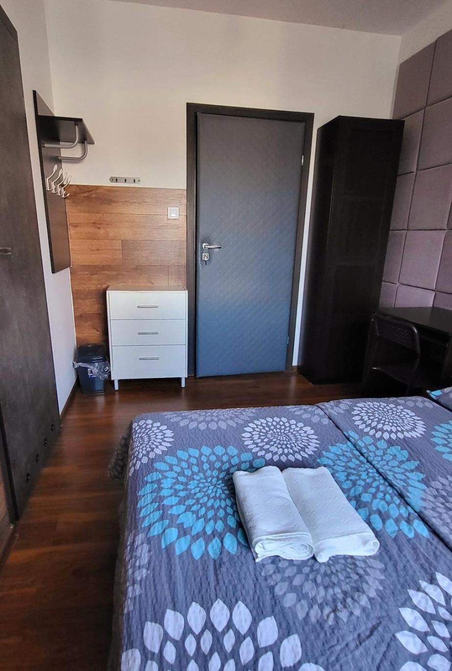 M Hostel Гливице Екстериор снимка
