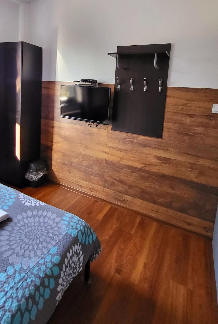 M Hostel Гливице Екстериор снимка