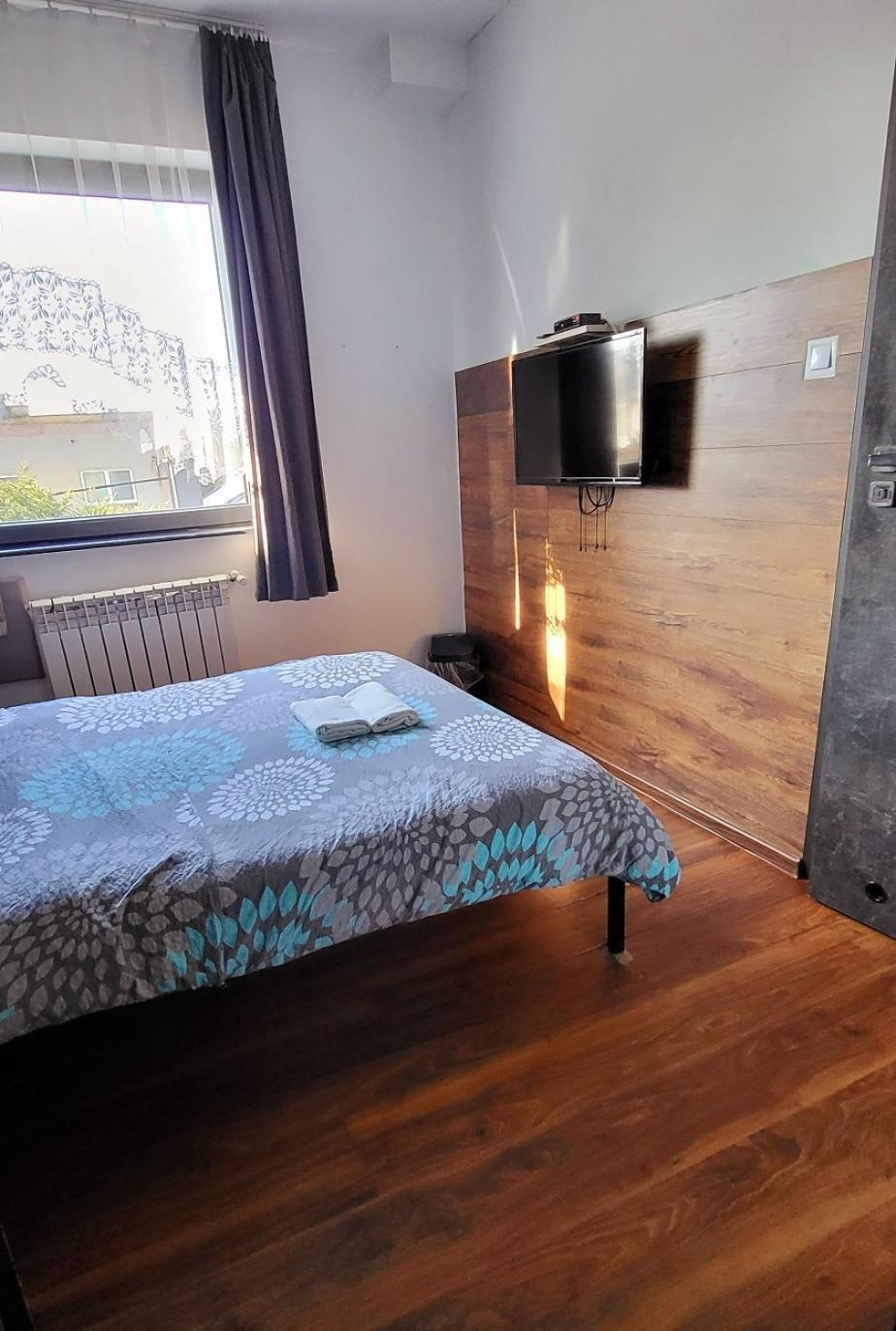 M Hostel Гливице Екстериор снимка