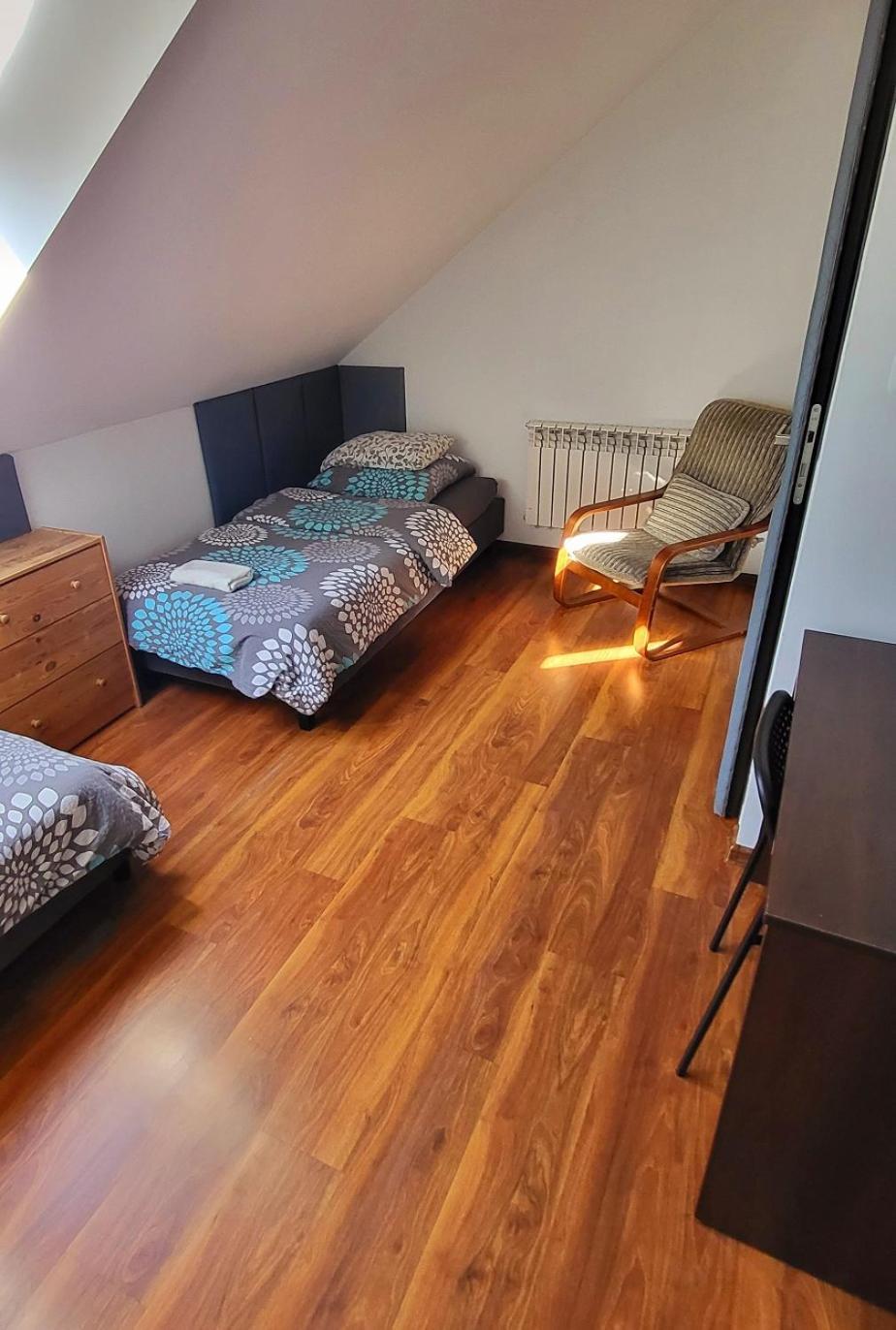 M Hostel Гливице Екстериор снимка