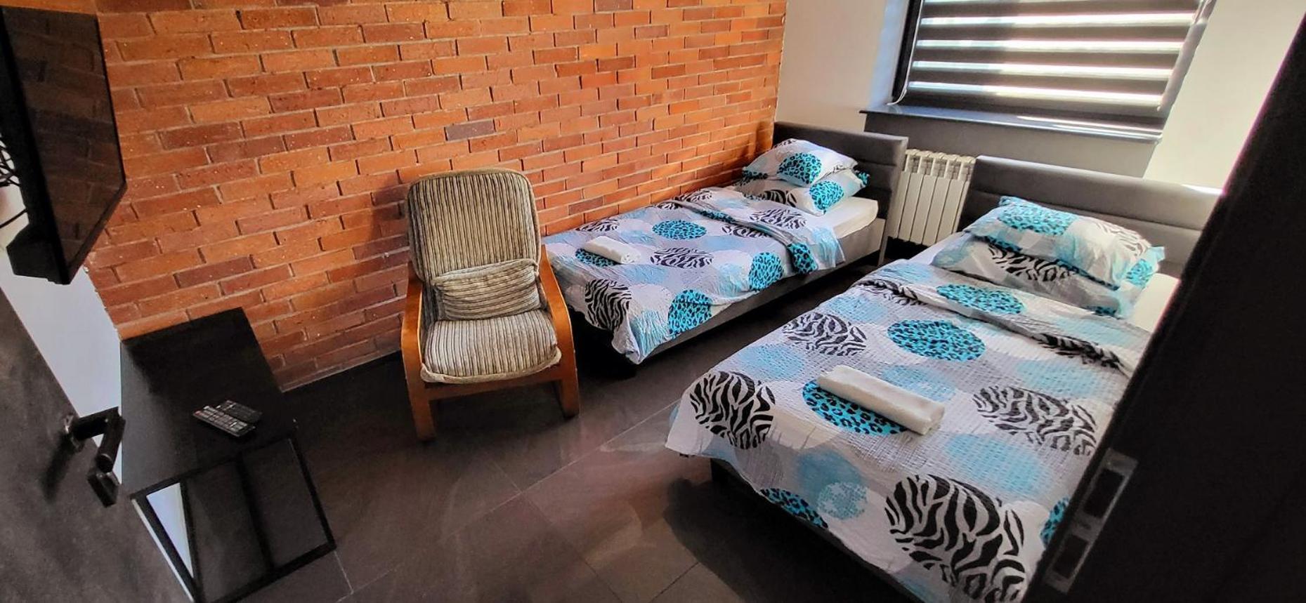 M Hostel Гливице Екстериор снимка