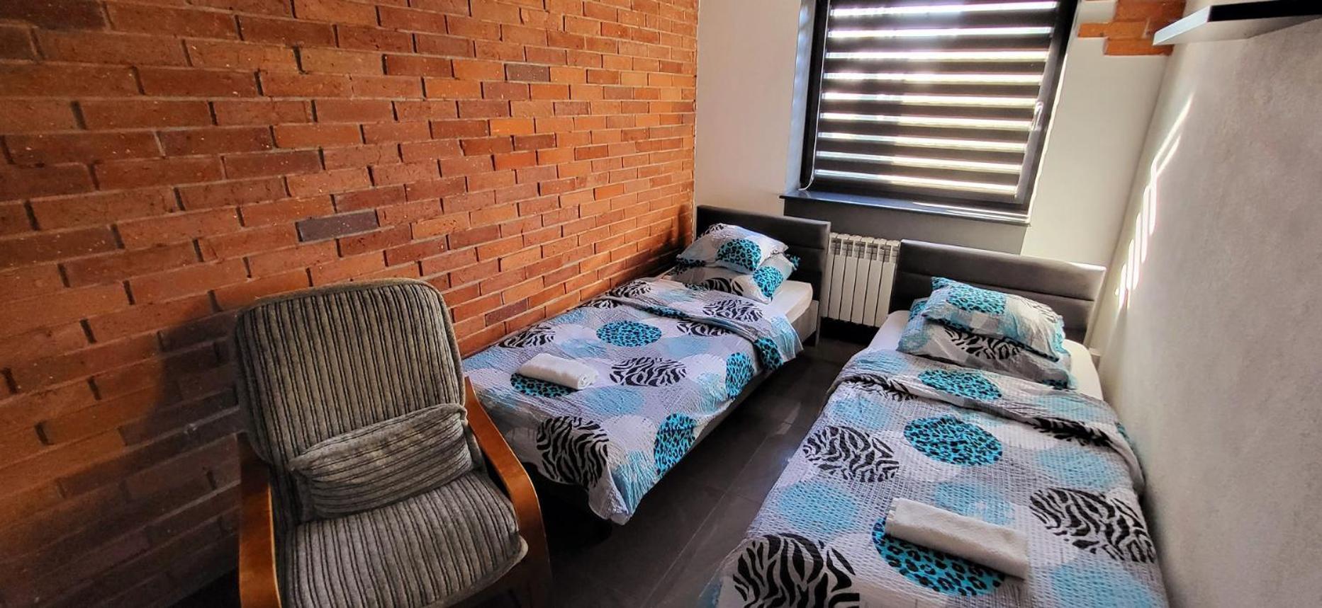 M Hostel Гливице Екстериор снимка